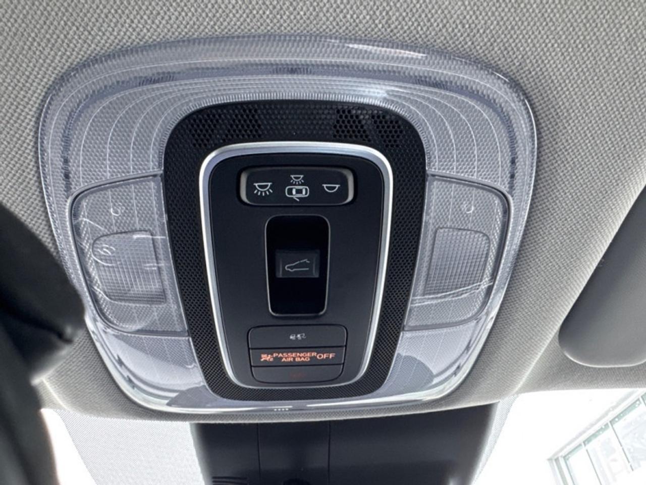 2021 Hyundai Elantra Ultimate IVT  - Sunroof -  Leather Seats Photo