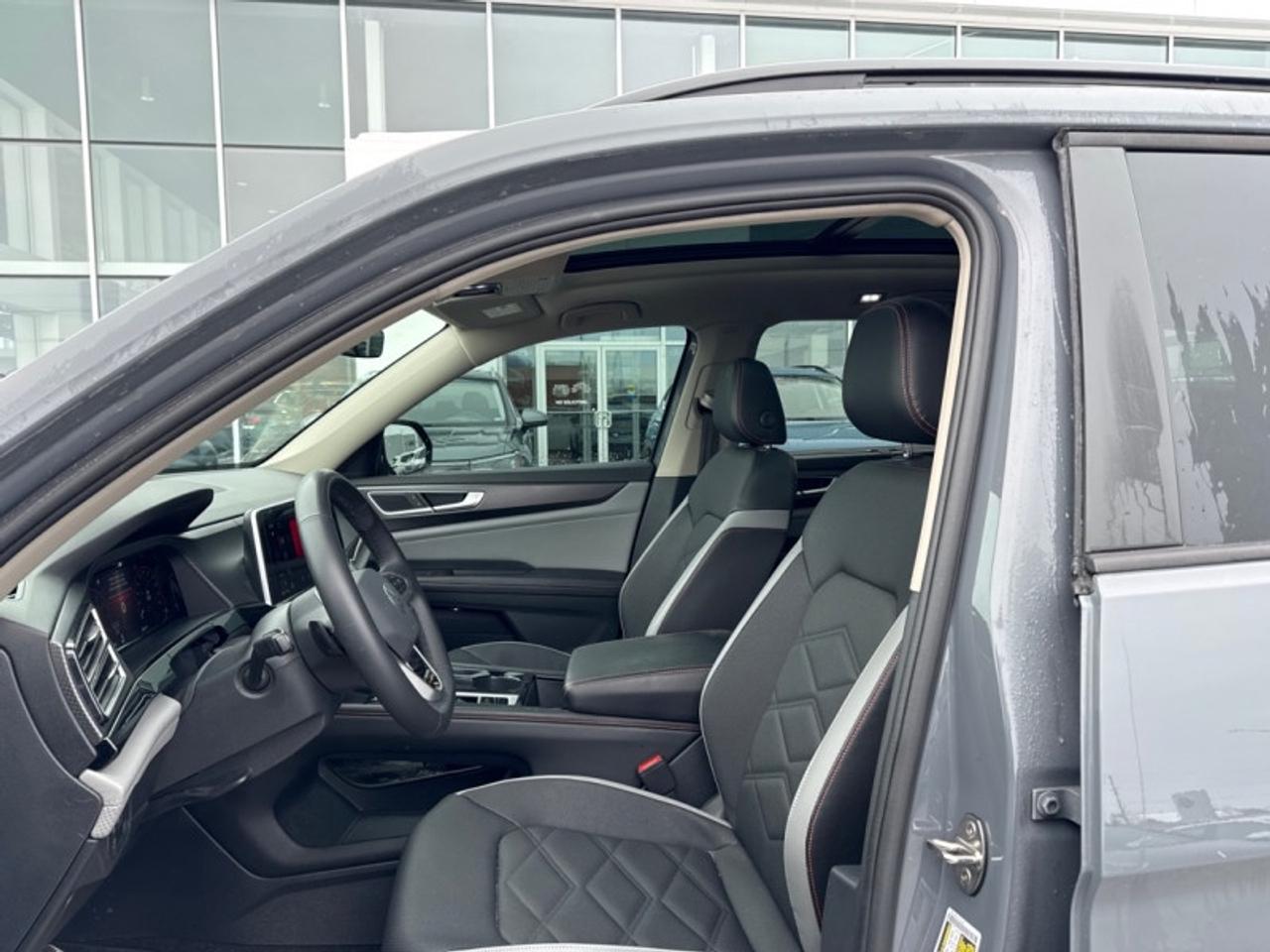 2024 Volkswagen Atlas Peak Edition 2.0 TSI  - Sunroof Photo