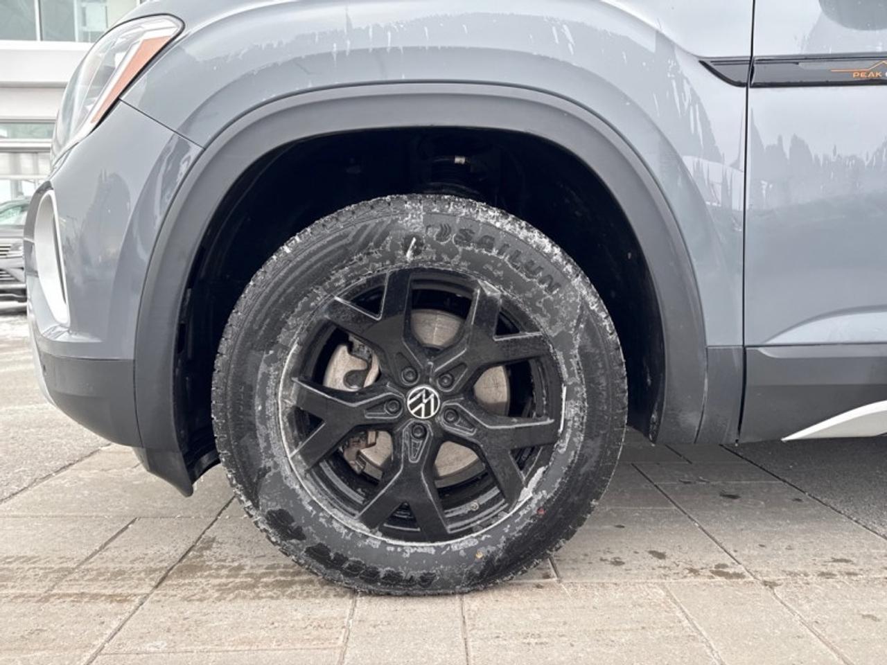 2024 Volkswagen Atlas Peak Edition 2.0 TSI  - Sunroof Photo