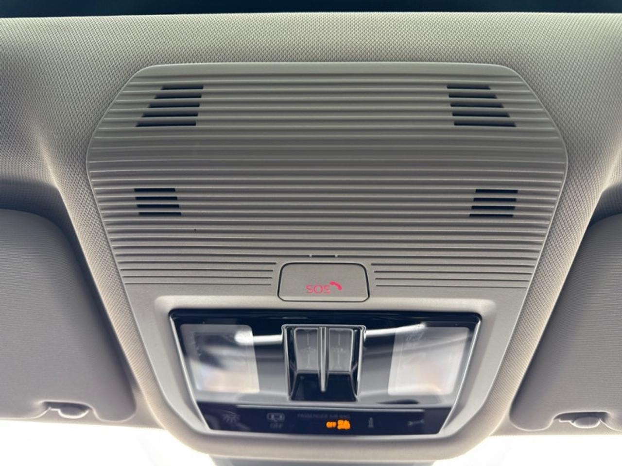 2024 Volkswagen Atlas Peak Edition 2.0 TSI  - Sunroof Photo