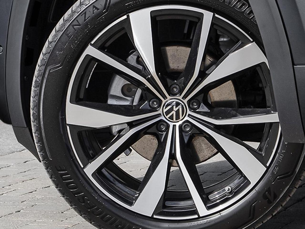 2026 Volkswagen Atlas Execline  - Massaging Seats Photo