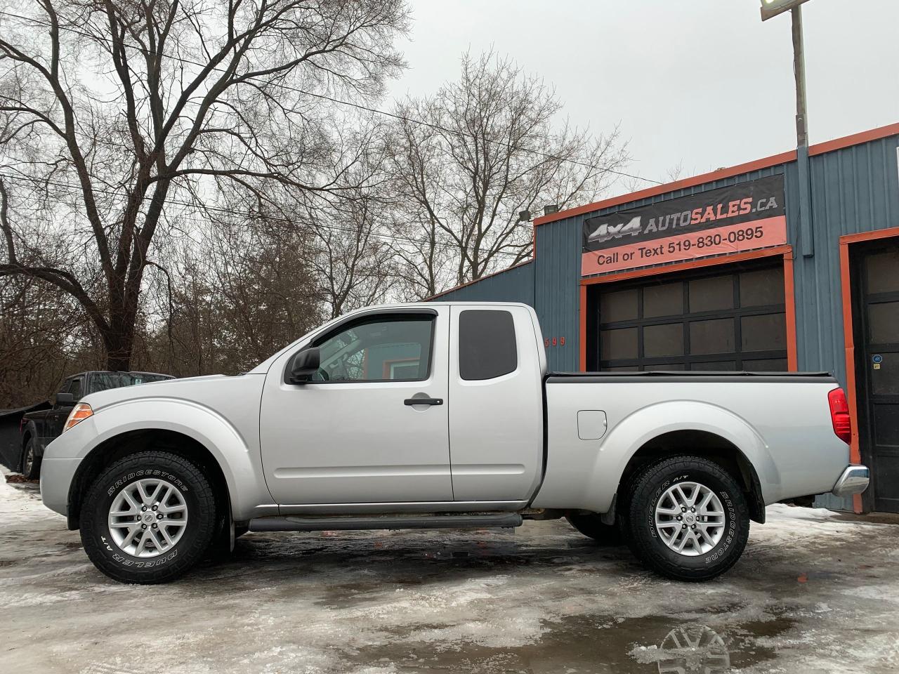 2014 Nissan Frontier SV Photo2