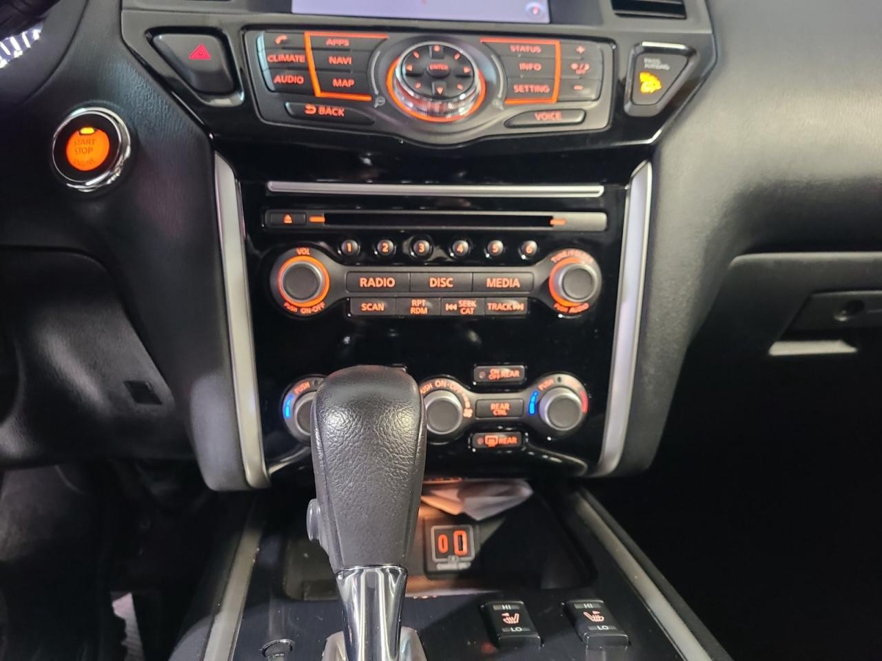 2020 Nissan Pathfinder SV Tech - Photo #15