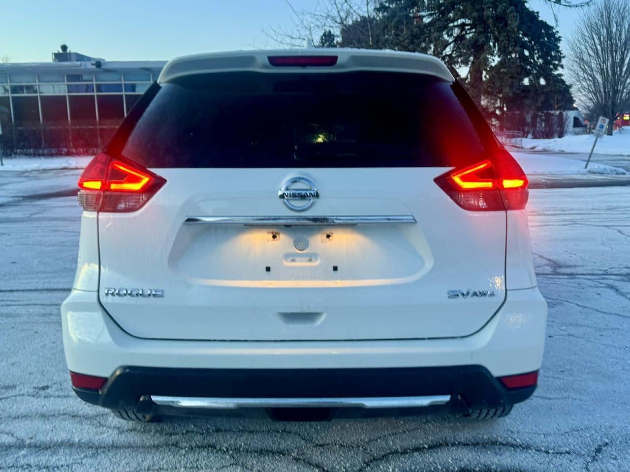 2017 Nissan Rogue AWD 4dr SV Photo