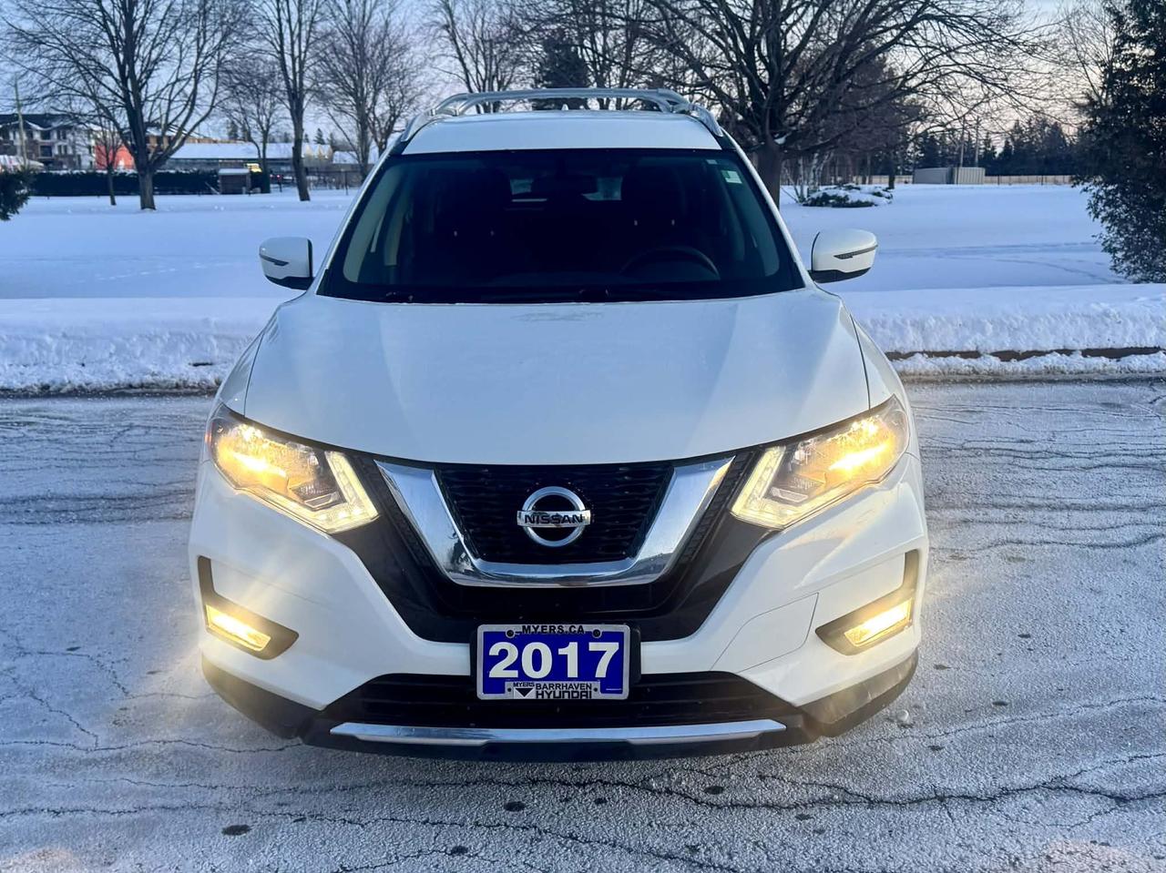 2017 Nissan Rogue AWD 4dr SV Photo