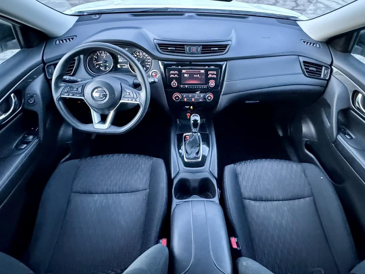 2017 Nissan Rogue AWD 4dr SV Photo