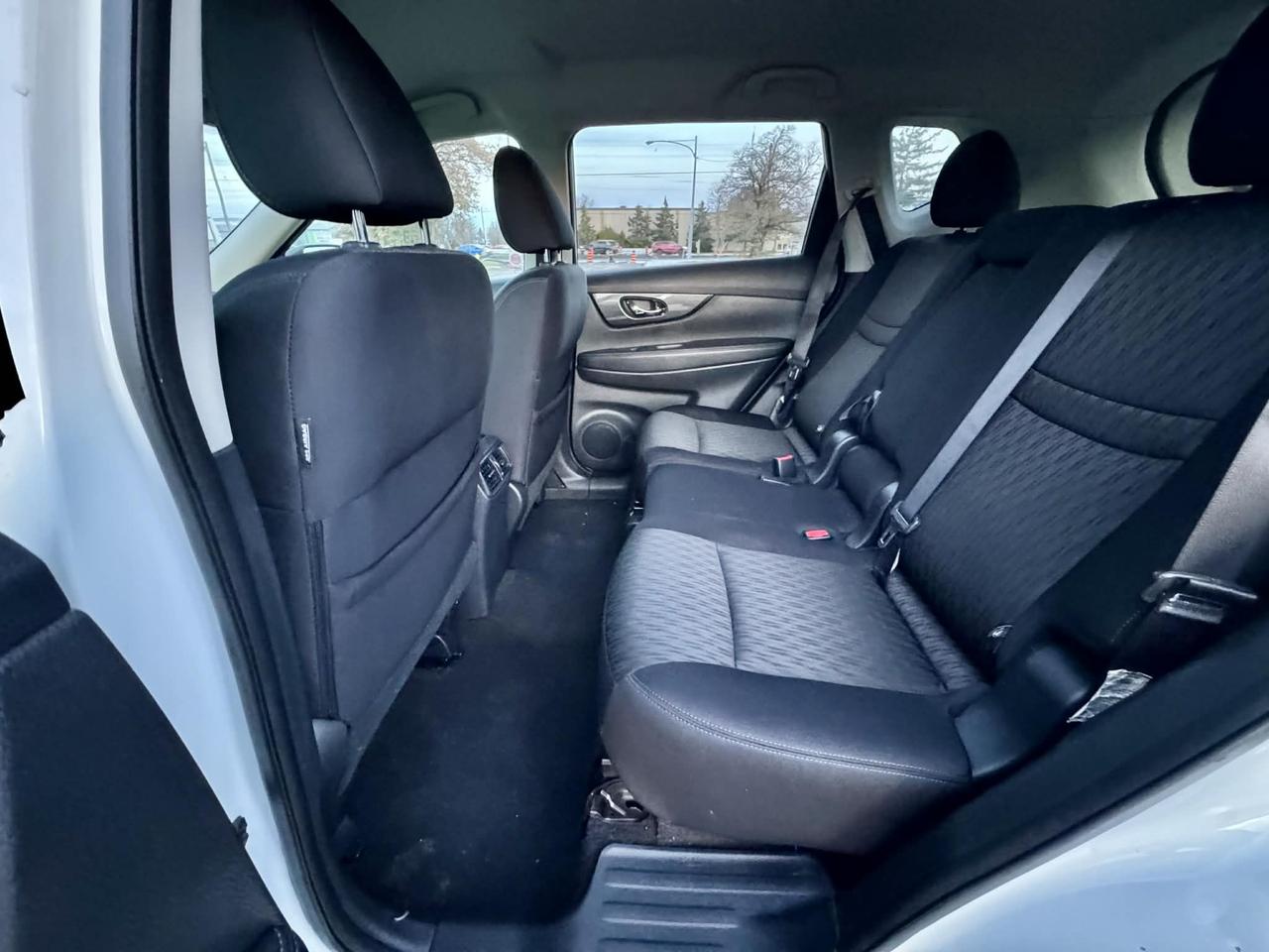 2017 Nissan Rogue AWD 4dr SV Photo