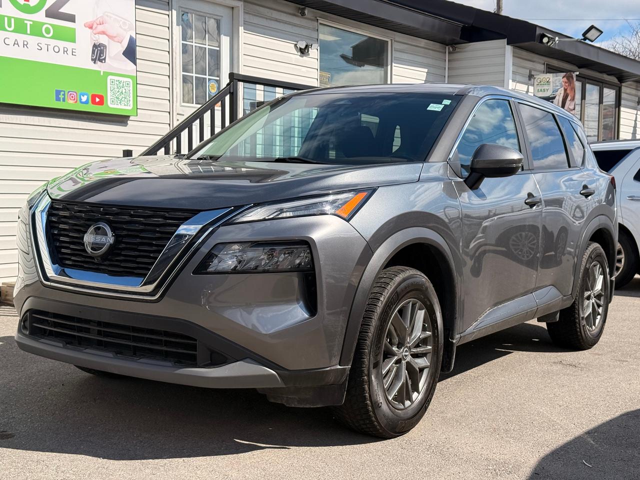 2023 Nissan Rogue S - Photo #1