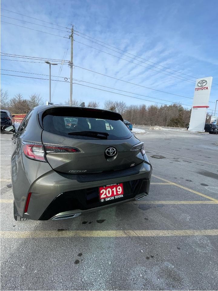 2019 Toyota Corolla Hatchback Base Photo4