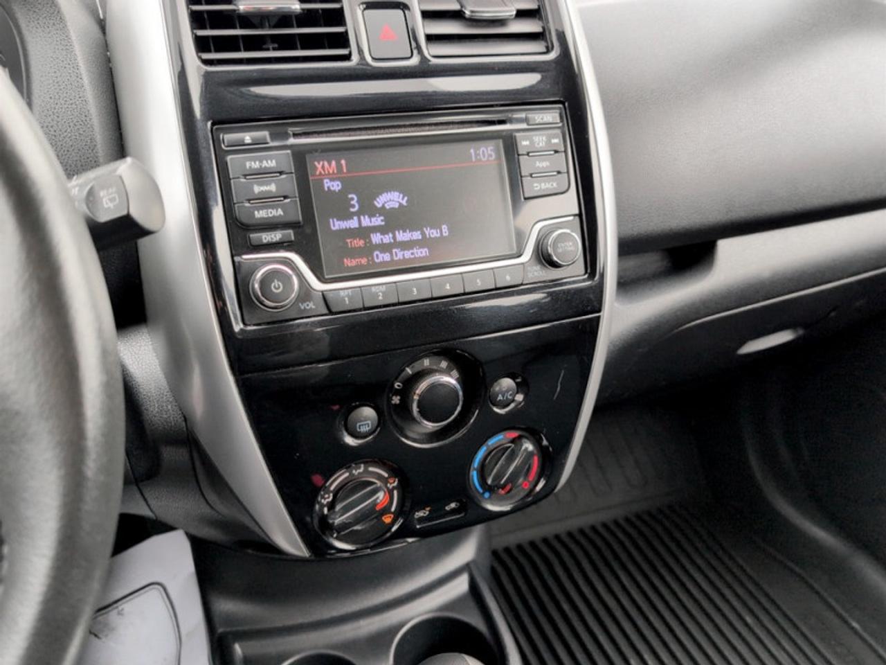 2015 Nissan Versa Note SV Photo