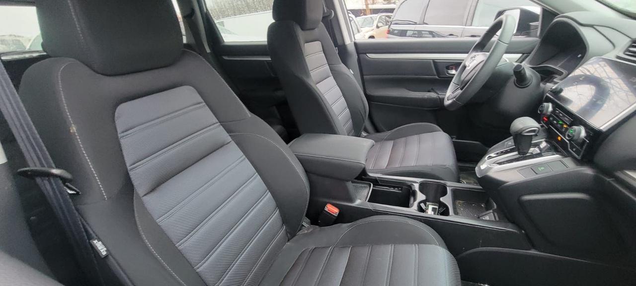 2017 Honda CR-V LX Photo4