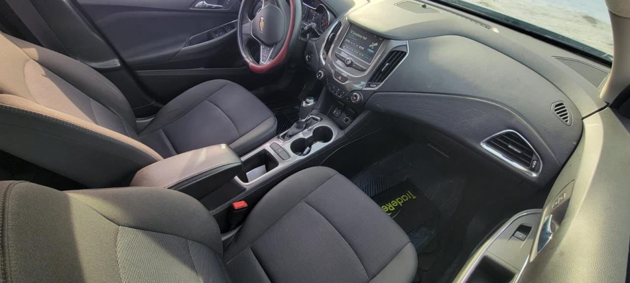 2016 Chevrolet Cruze LT Photo