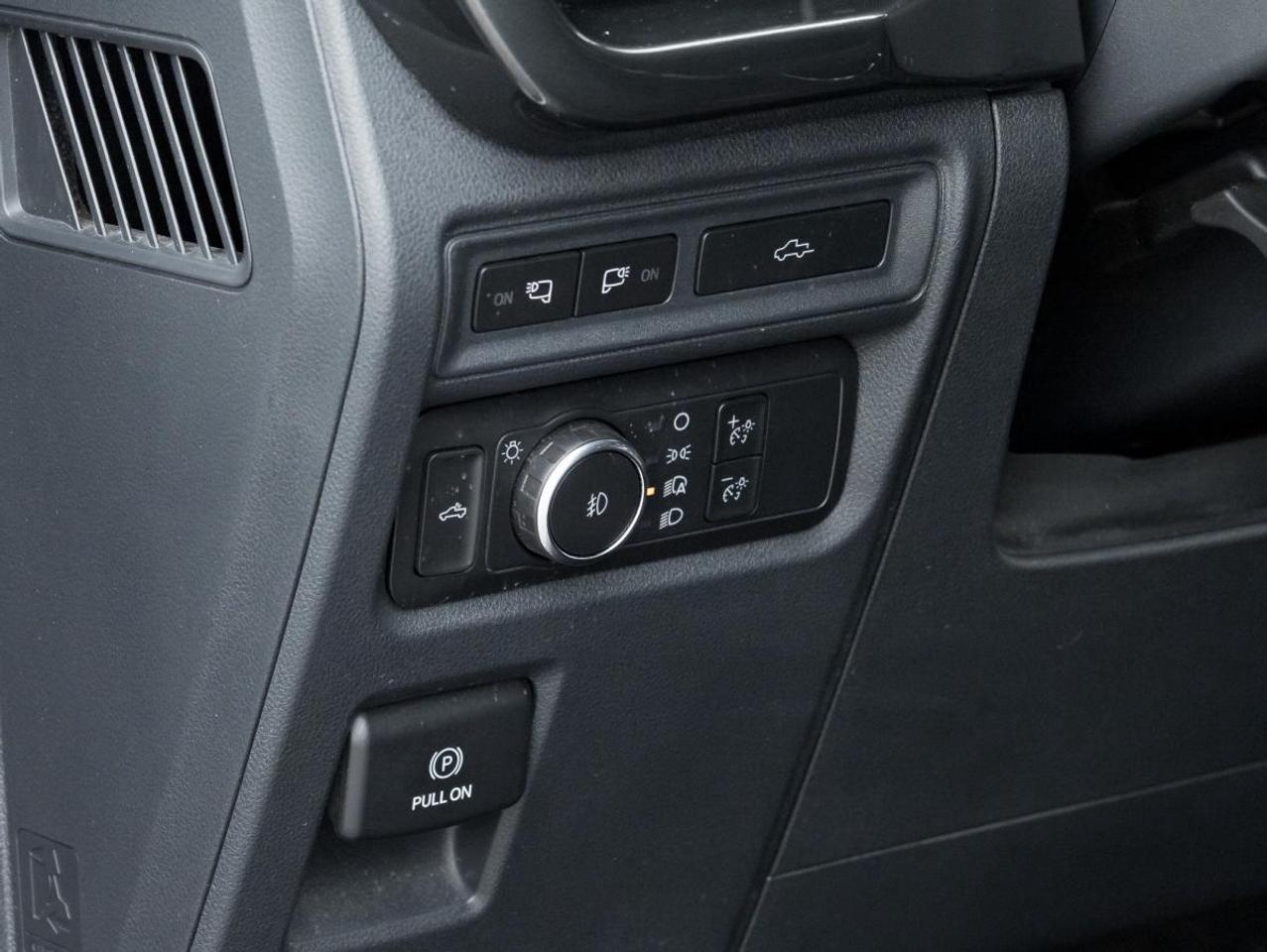 2022 Ford F-150 XL Photo