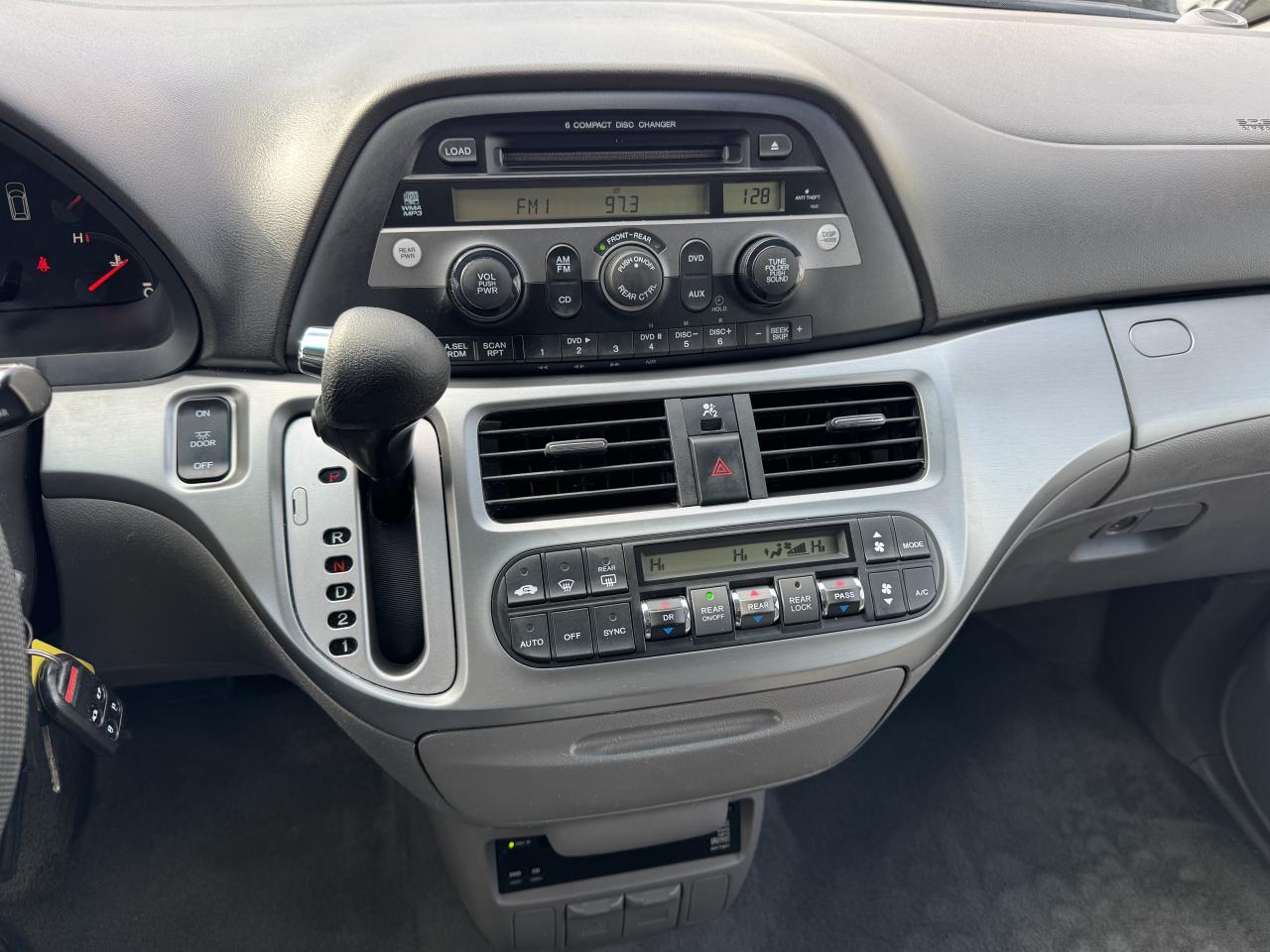 2010 Honda Odyssey SE Photo