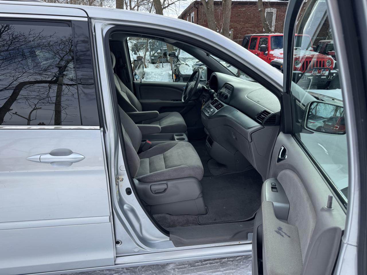 2010 Honda Odyssey SE Photo