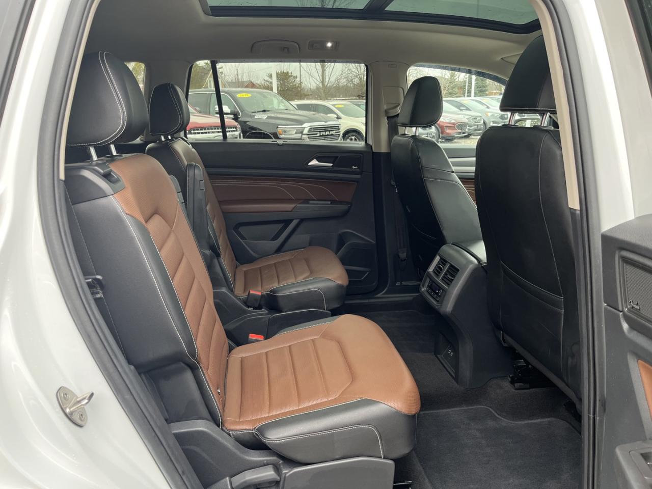 2022 Volkswagen Atlas EXECLINE Premium R-Line~No Accidents!~SAFETY INCLUDED in PRICE~ Photo