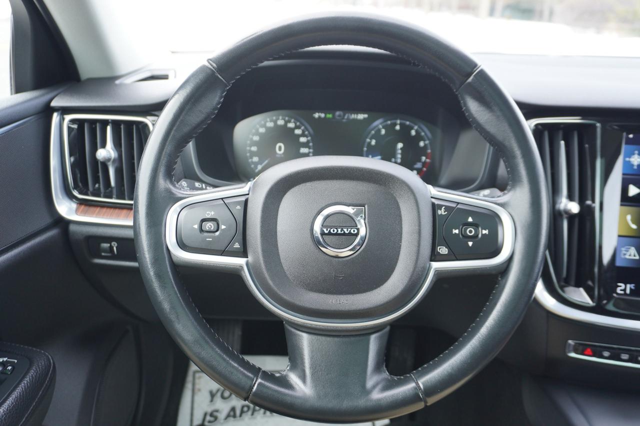 2021 Volvo V60 1 OWNER / NO ACCIDENTS / DEALER SERVICED / Photo