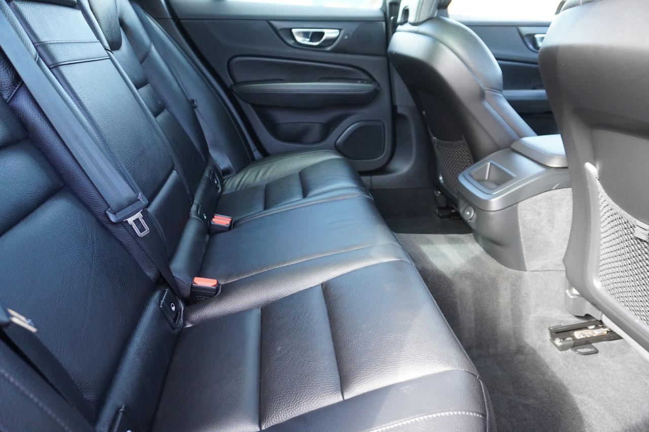 2021 Volvo V60 1 OWNER / NO ACCIDENTS / DEALER SERVICED / Photo