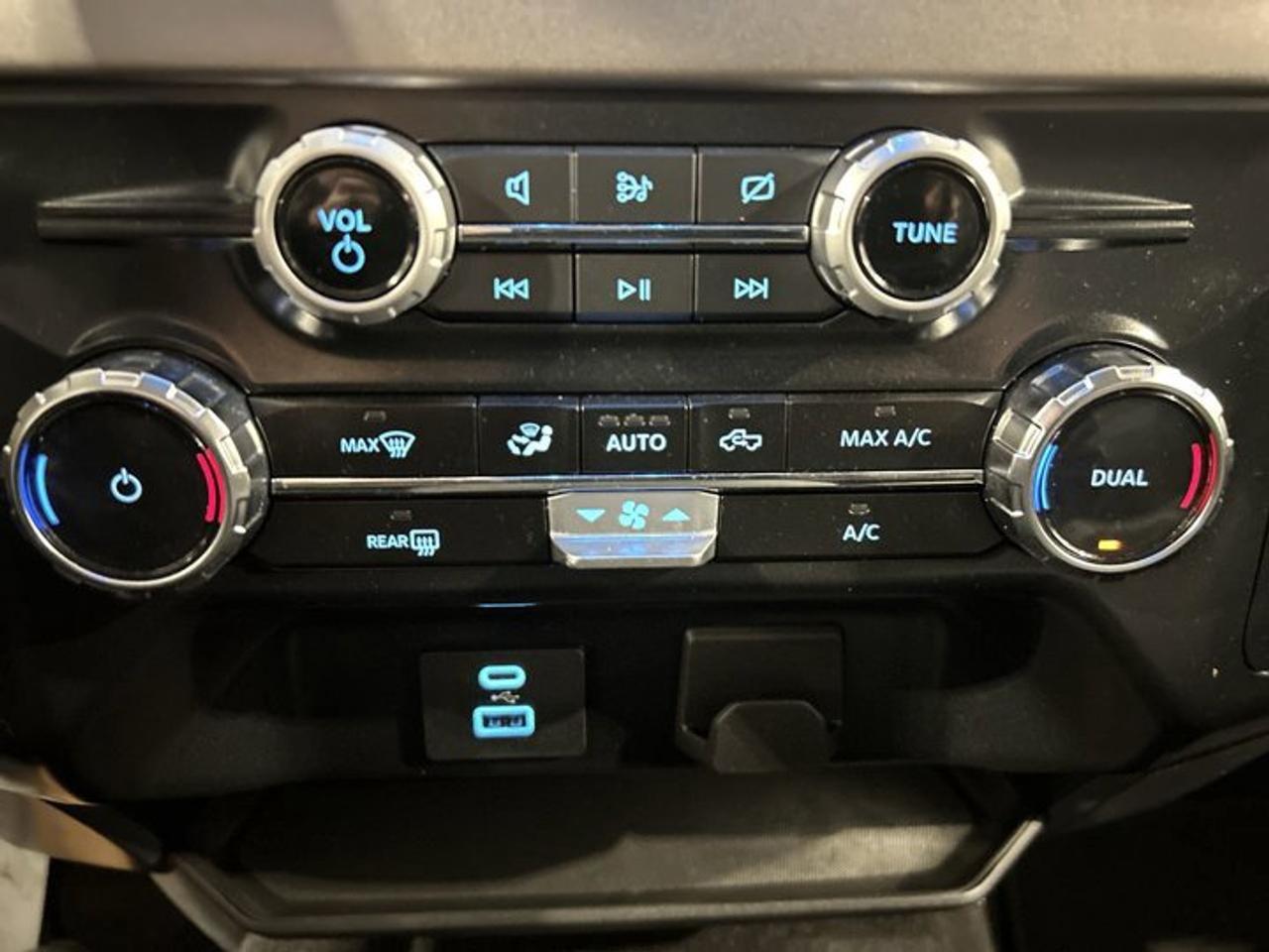2024 Ford F-150 XLT Photo