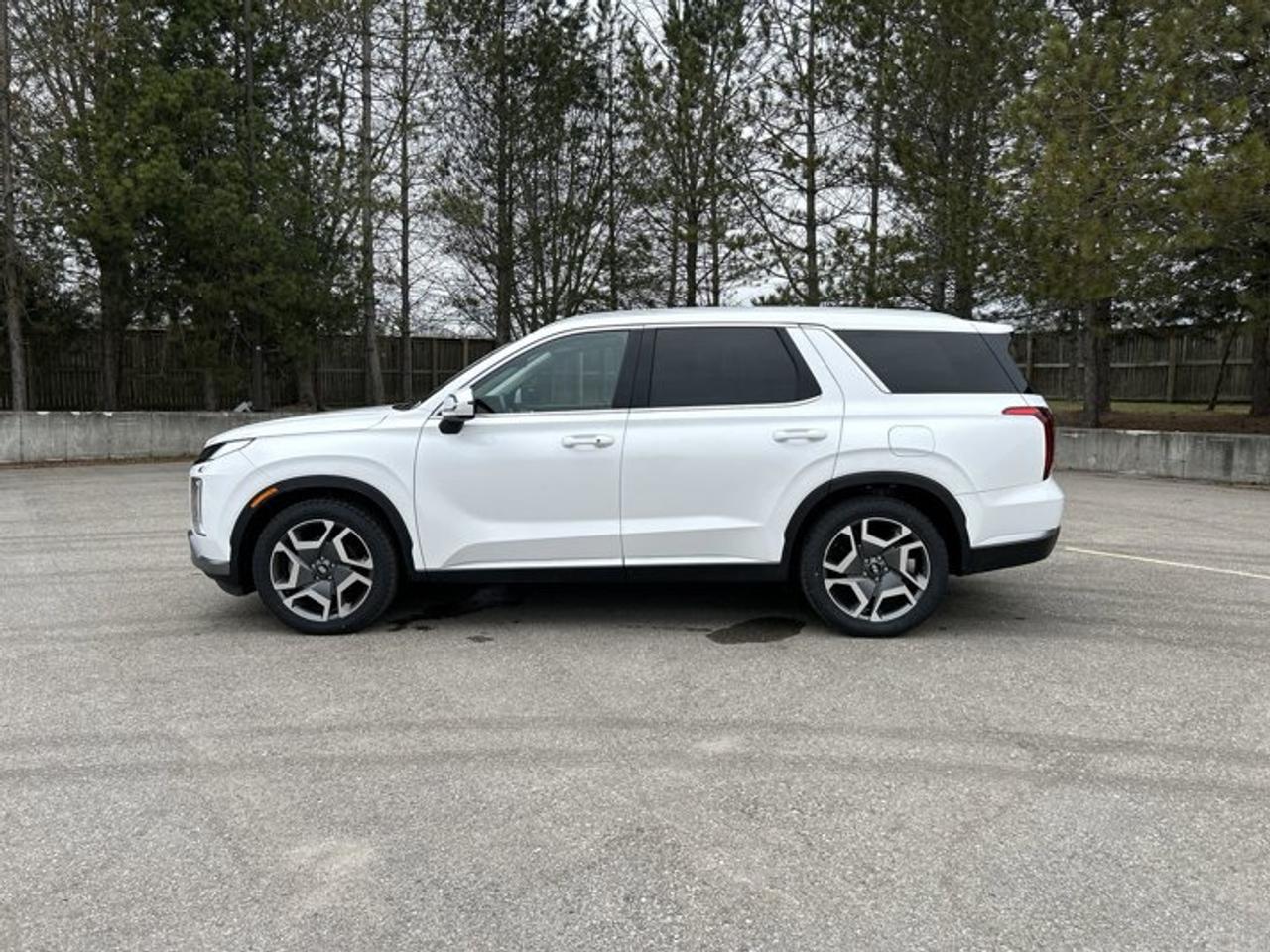 2023 Hyundai PALISADE Preferred 8-Passenger AWD|One owner|No Accidents Photo