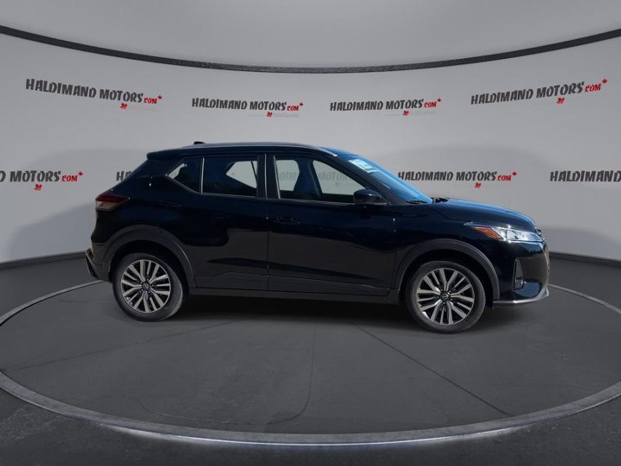 2024 Nissan Kicks SV FWD | No accidents Photo