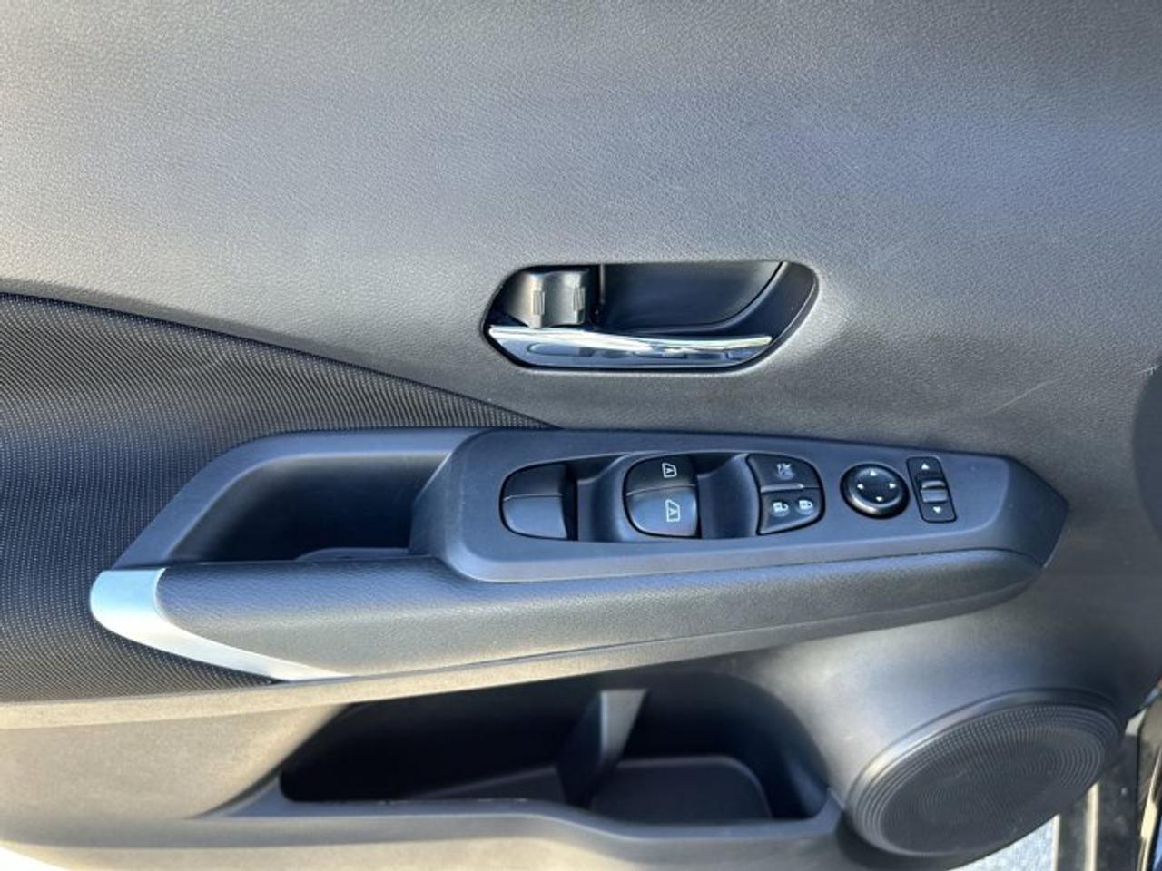 2024 Nissan Kicks SV FWD | No accidents Photo