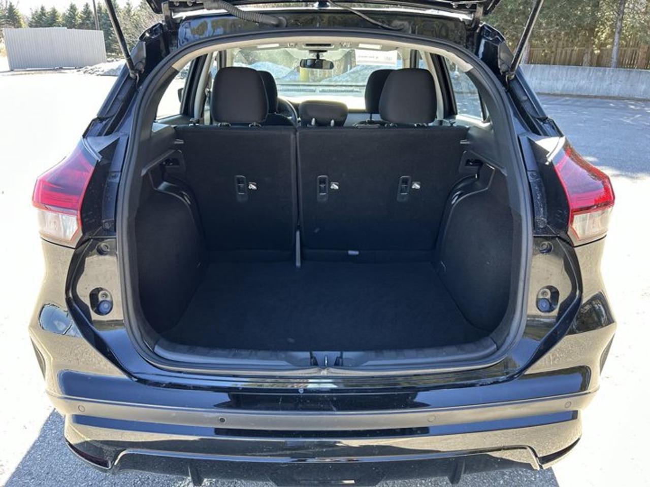 2024 Nissan Kicks SV FWD | No accidents Photo