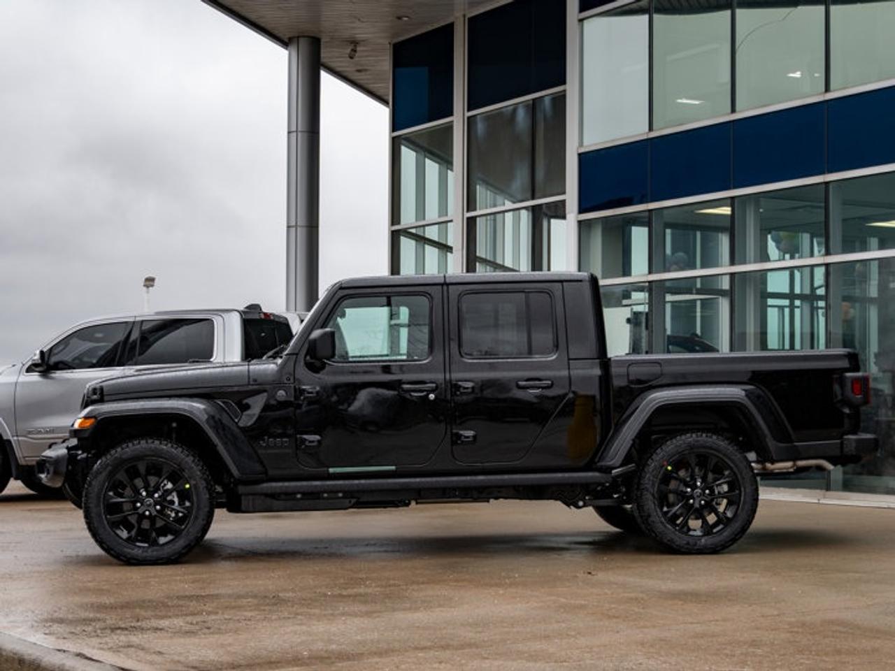 2026 Jeep Gladiator NightHawk Photo