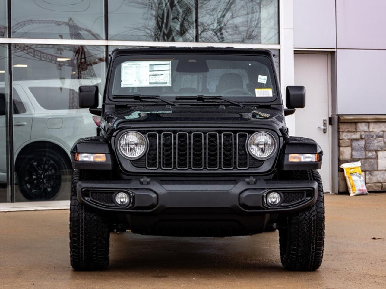 2026 Jeep Gladiator NightHawk Photo