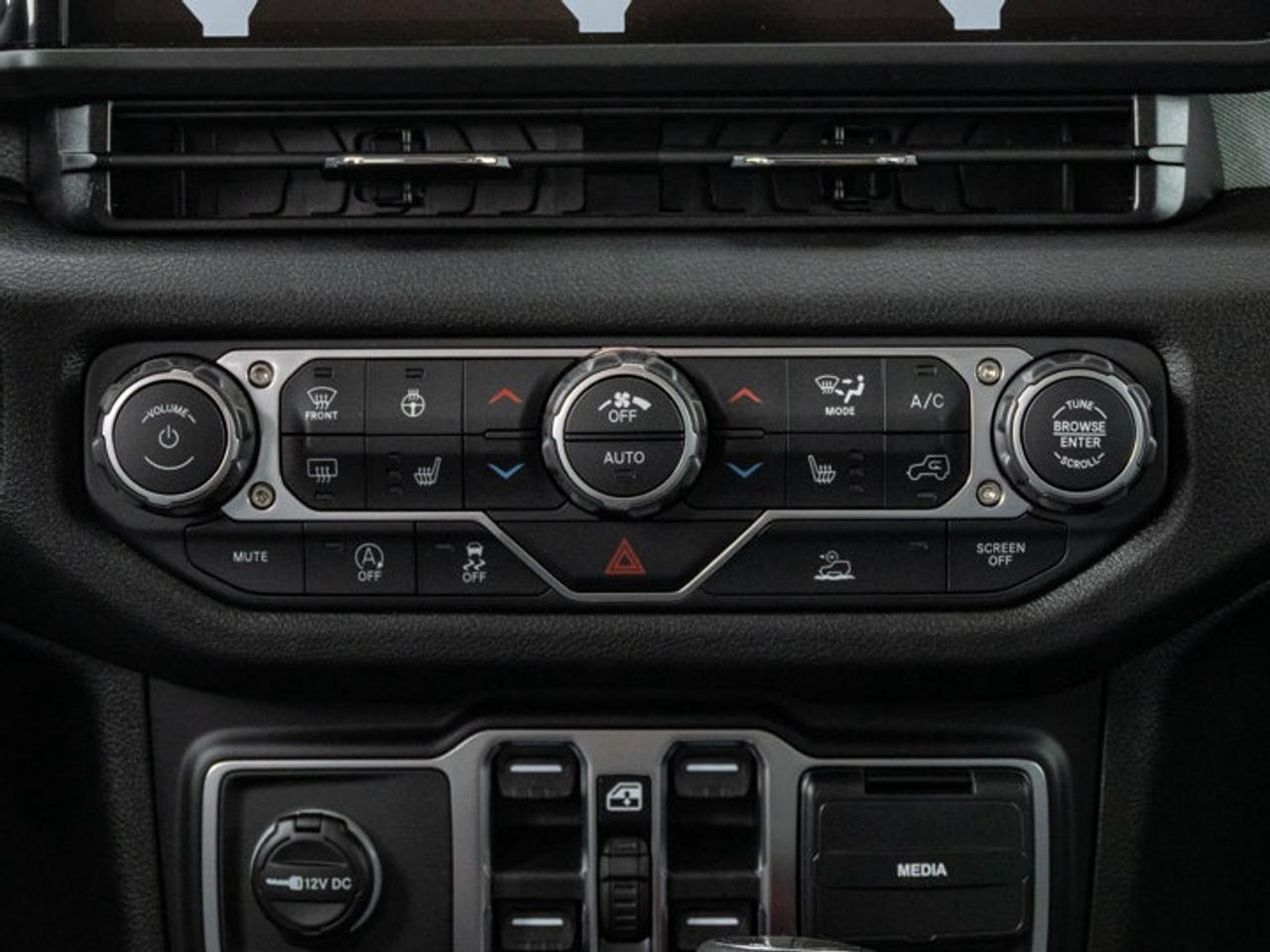 2026 Jeep Gladiator NightHawk Photo