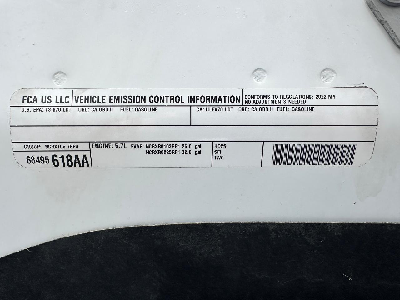 2022 RAM 1500 Classic Express4X4 Crew 5.7L HTD Cloth FM/XM CarPlay RvCam Photo