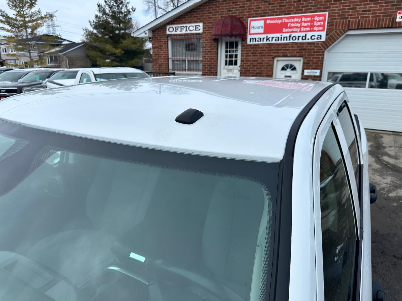 2022 RAM 1500 Classic Express4X4 Crew 5.7L HTD Cloth FM/XM CarPlay RvCam Photo