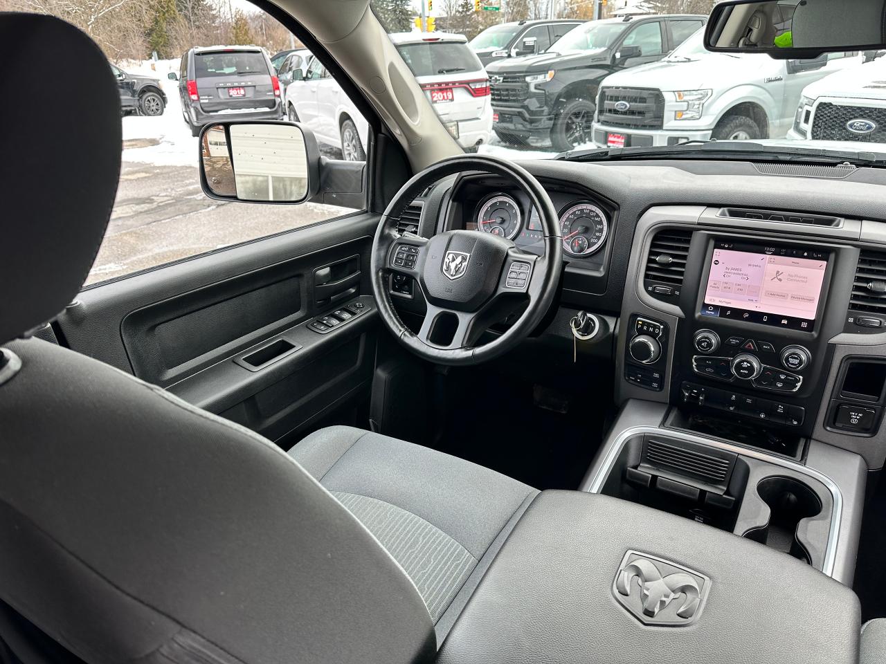 2022 RAM 1500 Classic Express4X4 Crew 5.7L HTD Cloth FM/XM CarPlay RvCam Photo