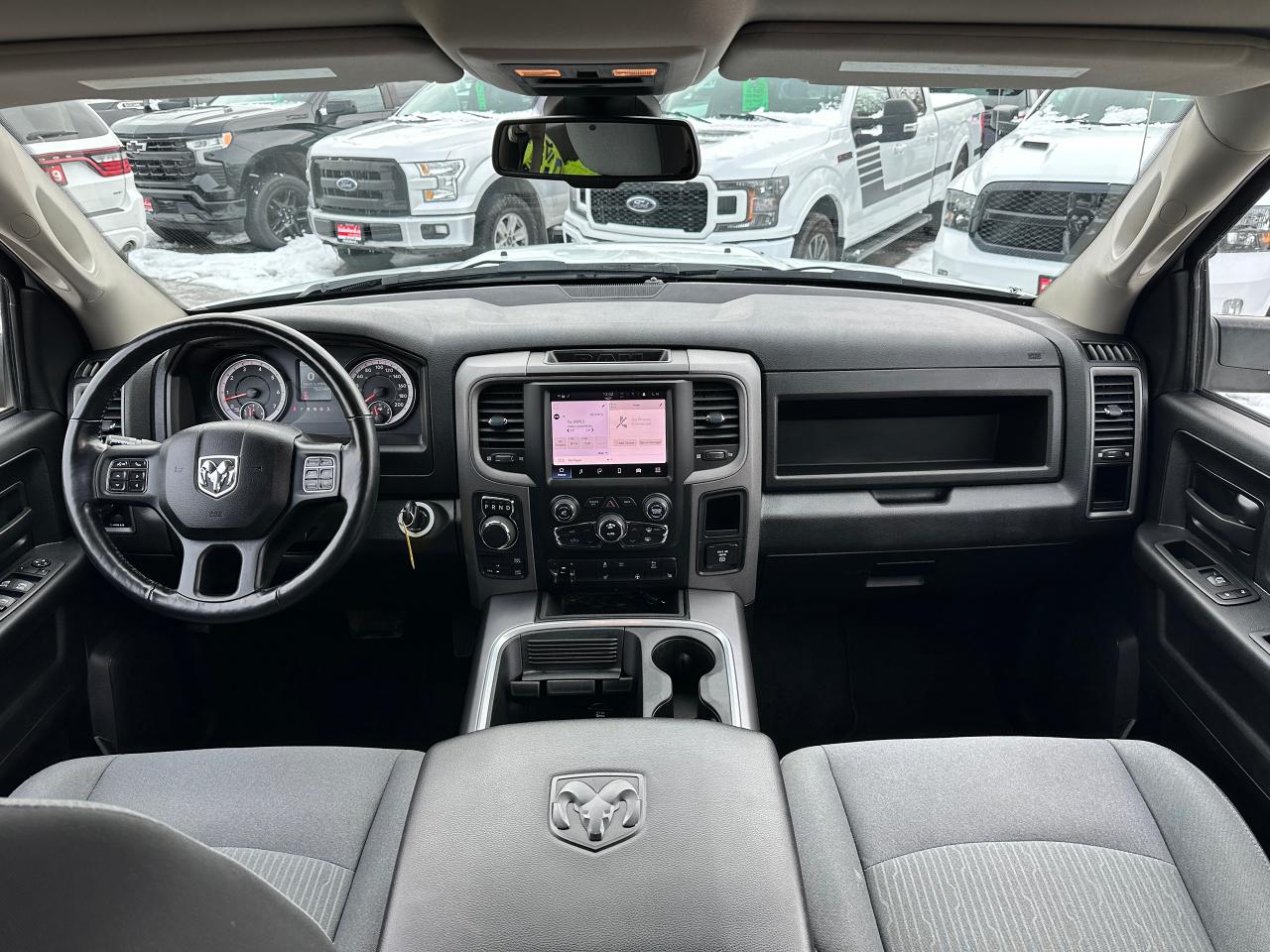 2022 RAM 1500 Classic Express4X4 Crew 5.7L HTD Cloth FM/XM CarPlay RvCam Photo