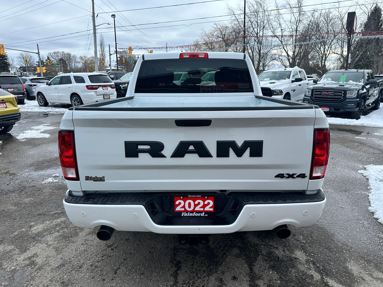 2022 RAM 1500 Classic Express4X4 Crew 5.7L HTD Cloth FM/XM CarPlay RvCam Photo