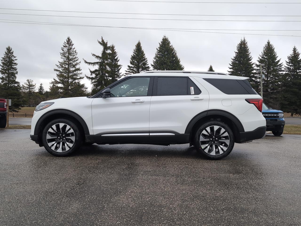 2026 Ford Explorer Platinum 4WD Photo2