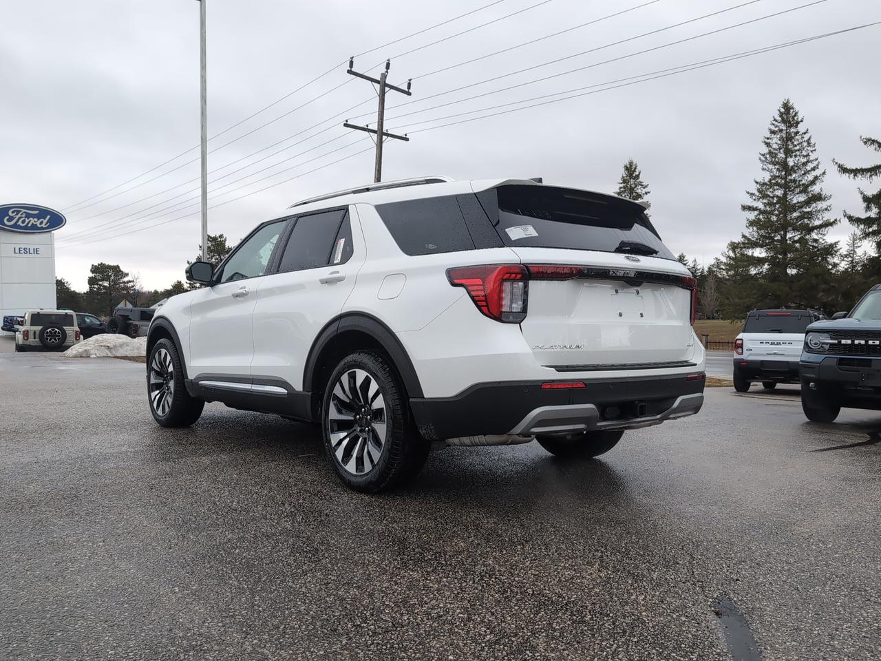 2026 Ford Explorer Platinum 4WD Photo3