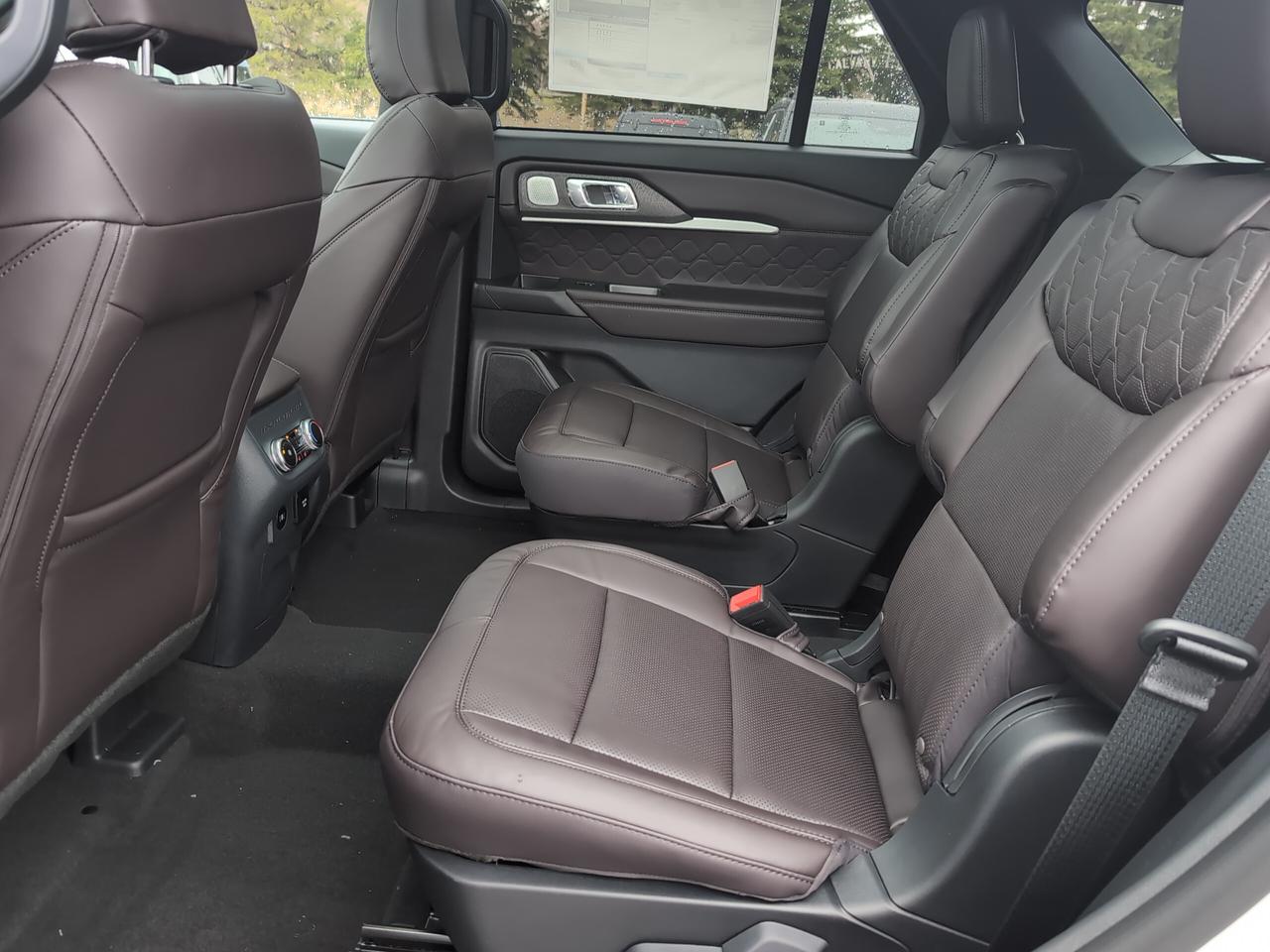 2026 Ford Explorer Platinum 4WD Photo