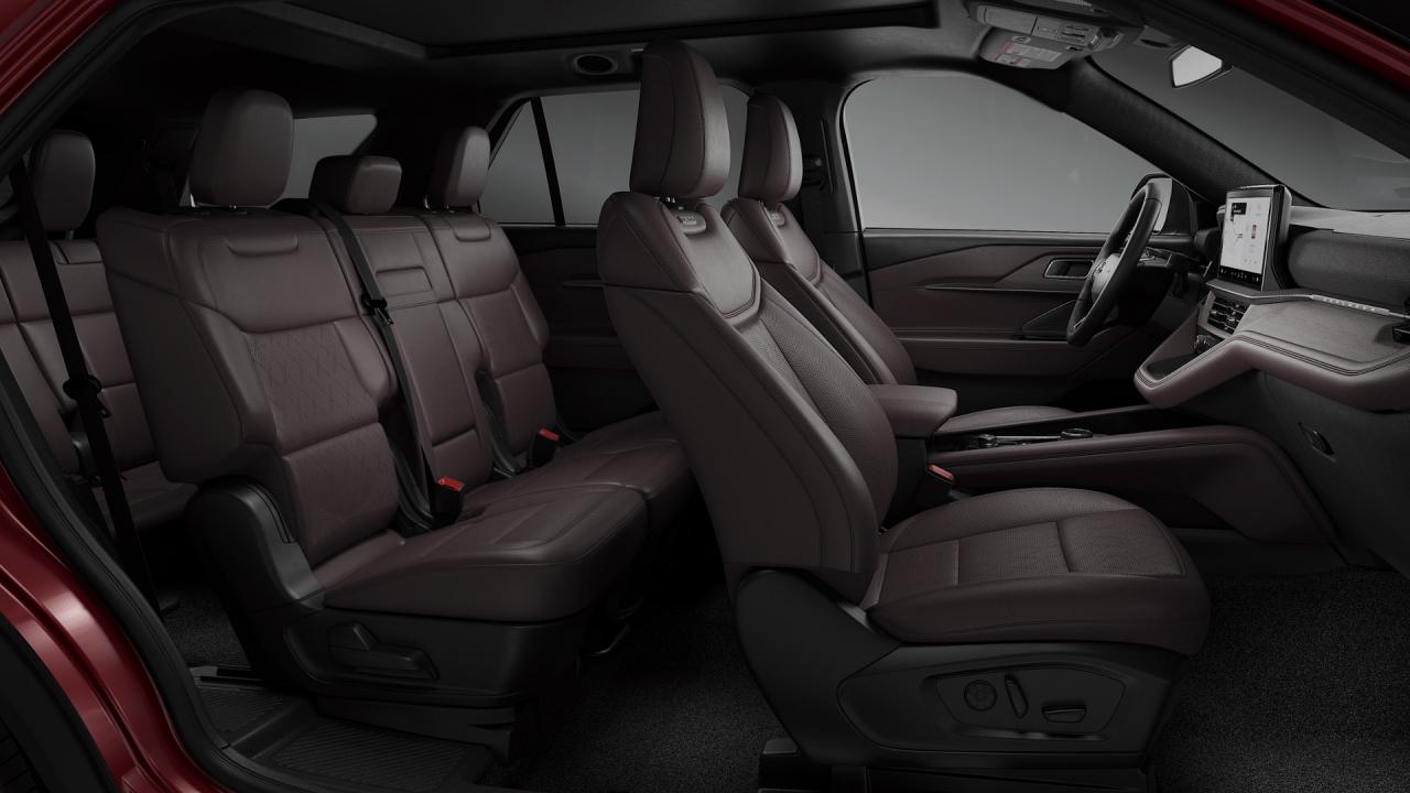 2026 Ford Explorer Platinum 4WD Photo