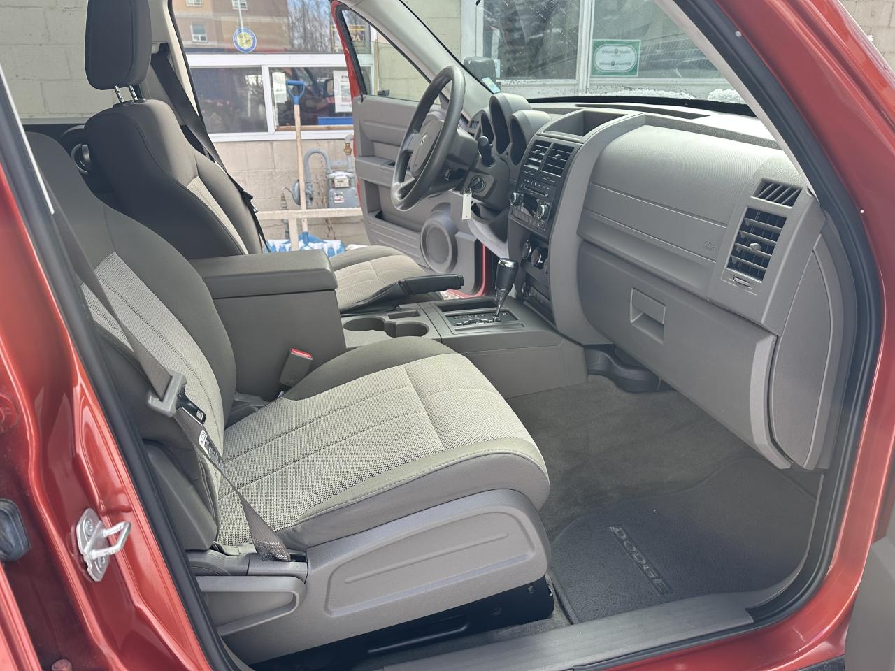 2009 Dodge Nitro SXT Photo