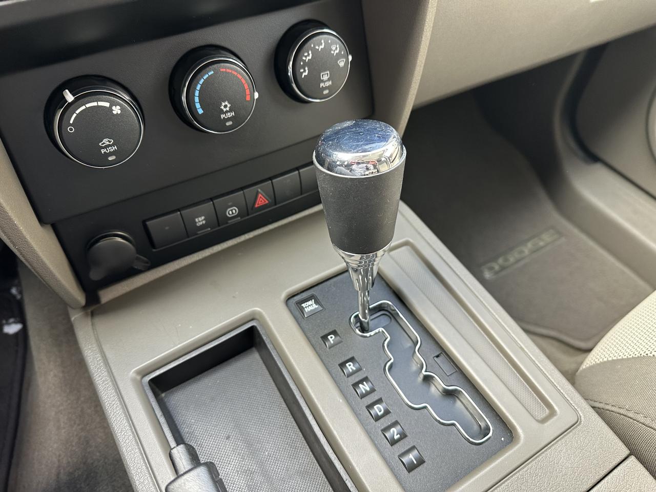 2009 Dodge Nitro SXT Photo