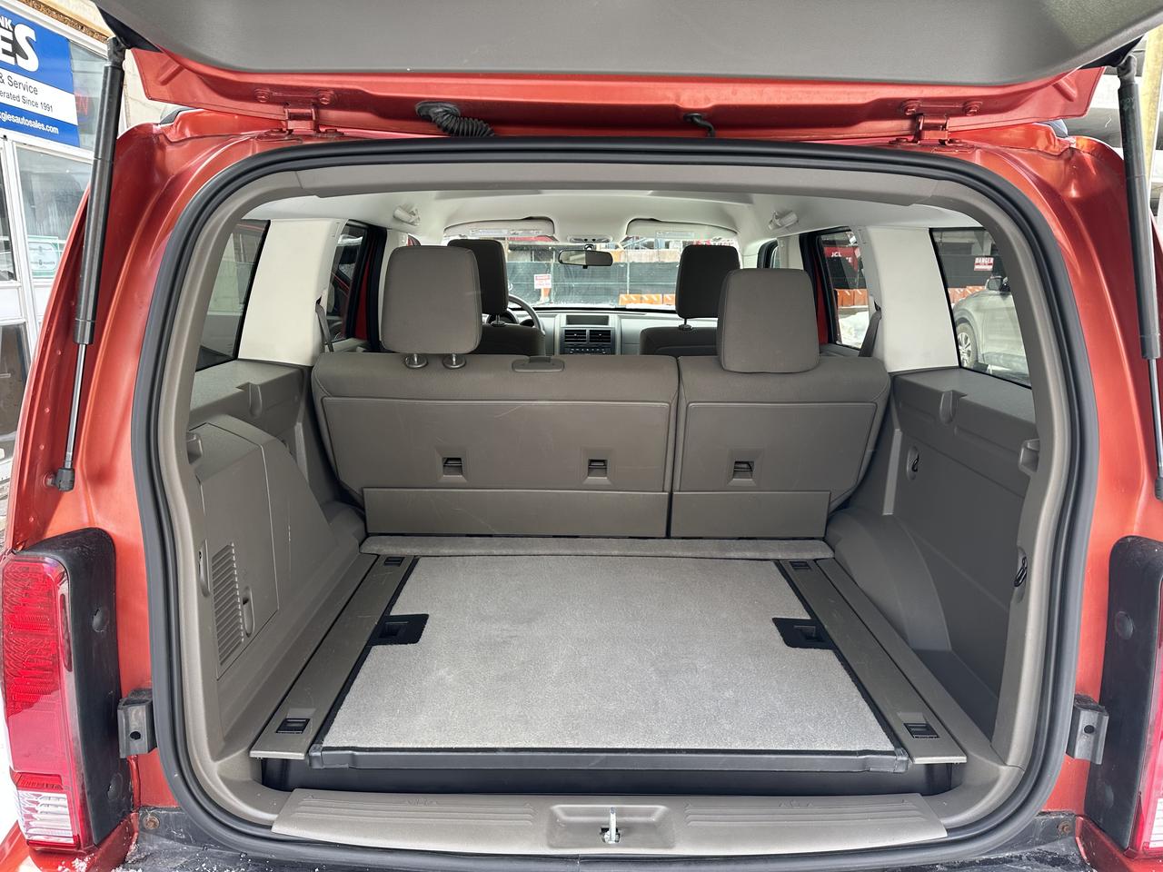 2009 Dodge Nitro SXT Photo