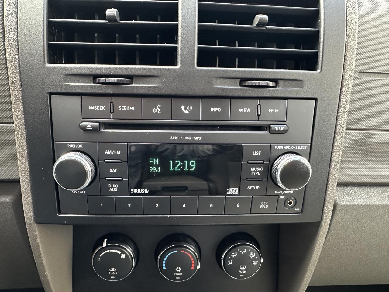 2009 Dodge Nitro SXT Photo