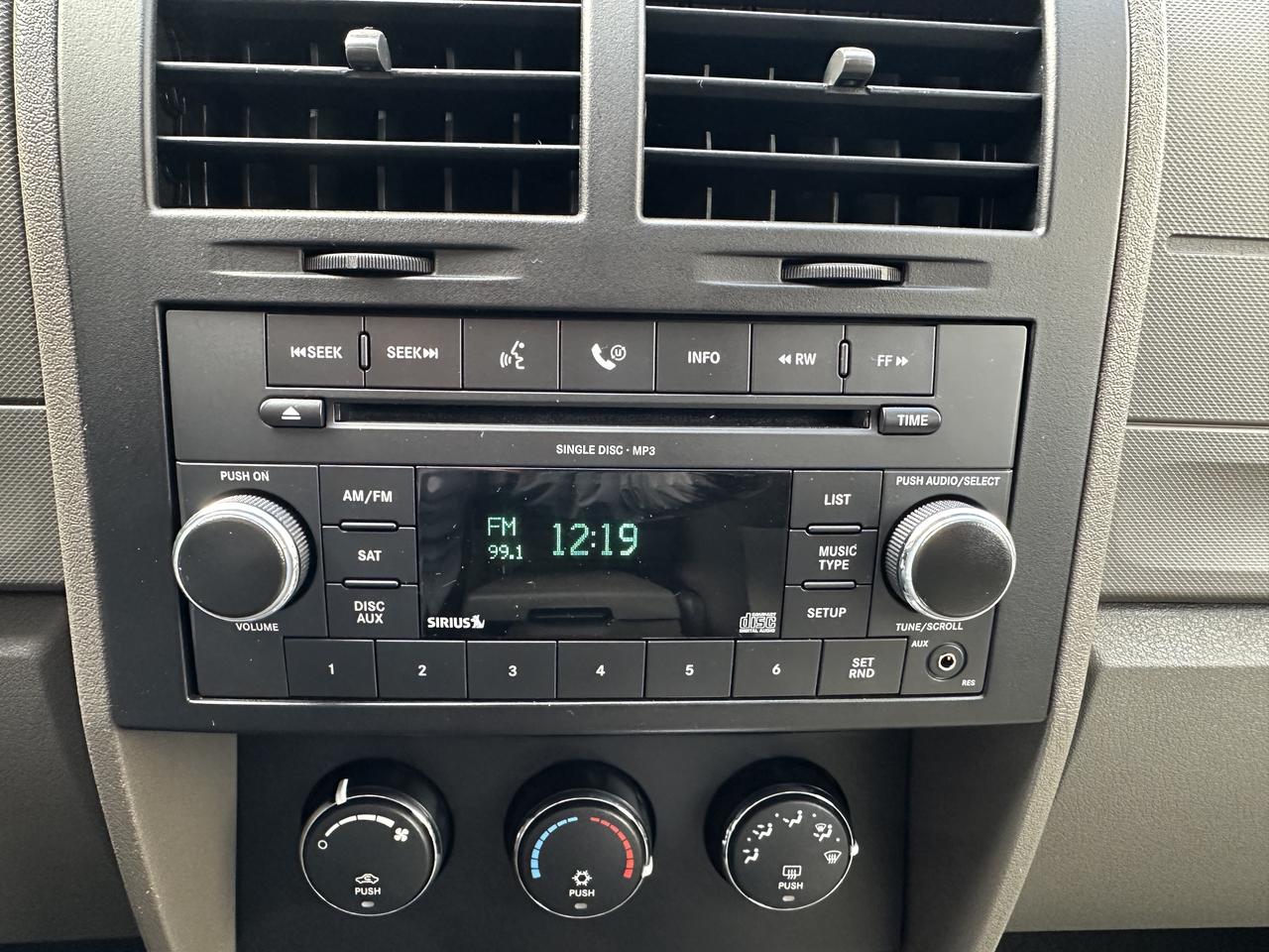 2009 Dodge Nitro SXT Photo