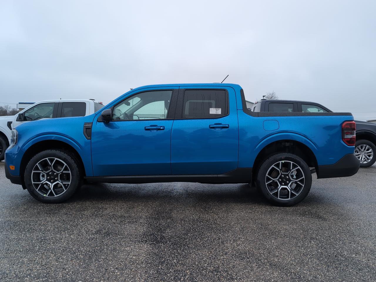 2026 Ford Maverick Lariat SuperCrew AWD Photo2