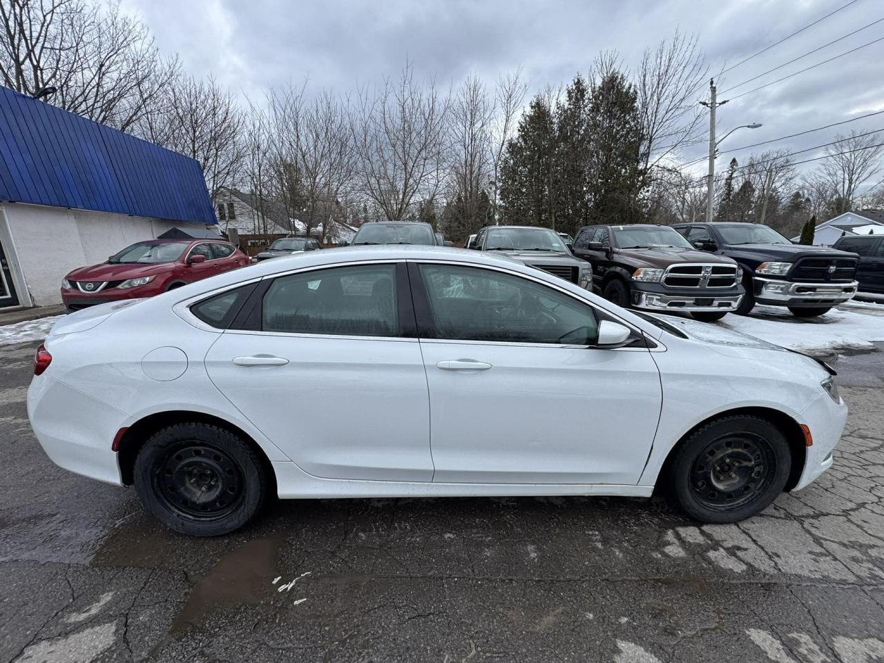 2015 Chrysler 200 4dr Sdn Limited FWD - Photo #9