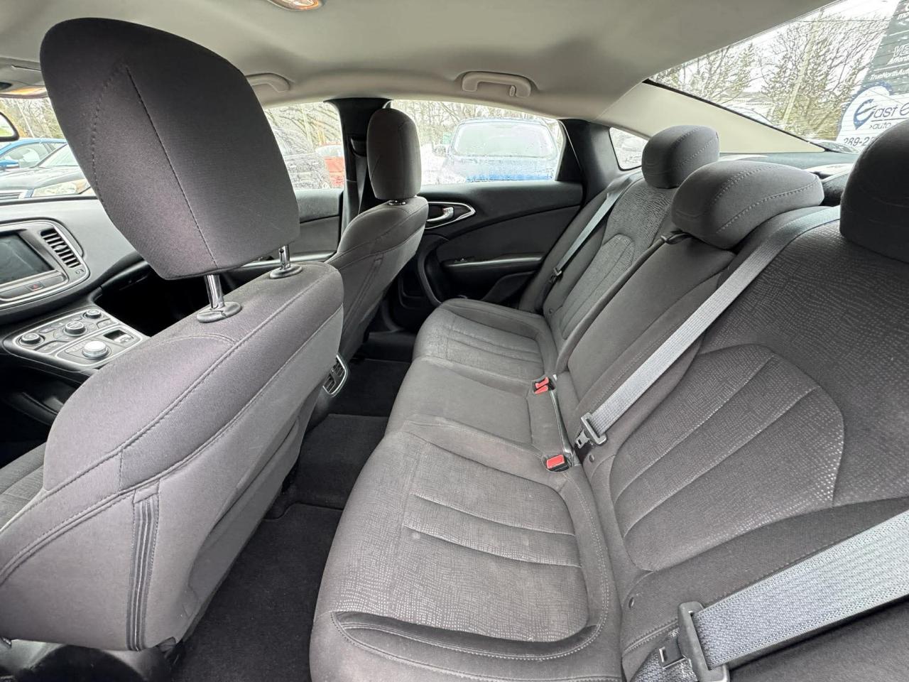 2015 Chrysler 200 4dr Sdn Limited FWD - Photo #12