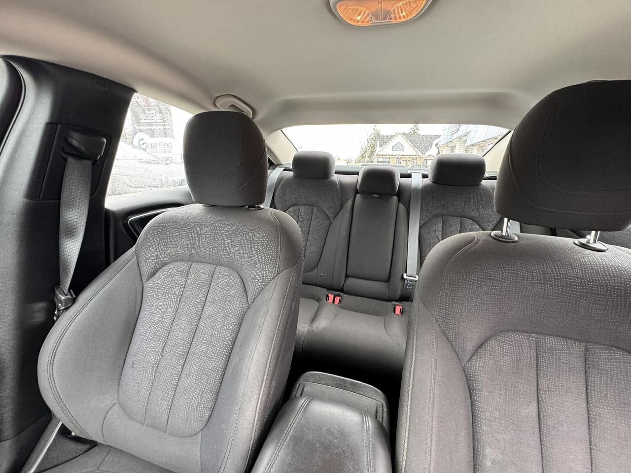 2015 Chrysler 200 4dr Sdn Limited FWD - Photo #17