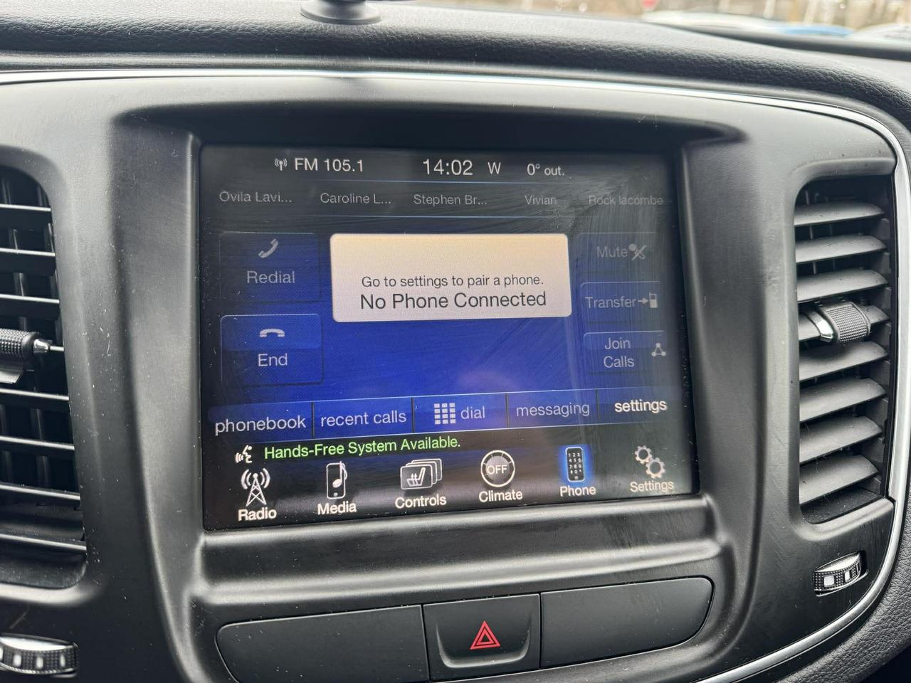 2015 Chrysler 200 4dr Sdn Limited FWD - Photo #19