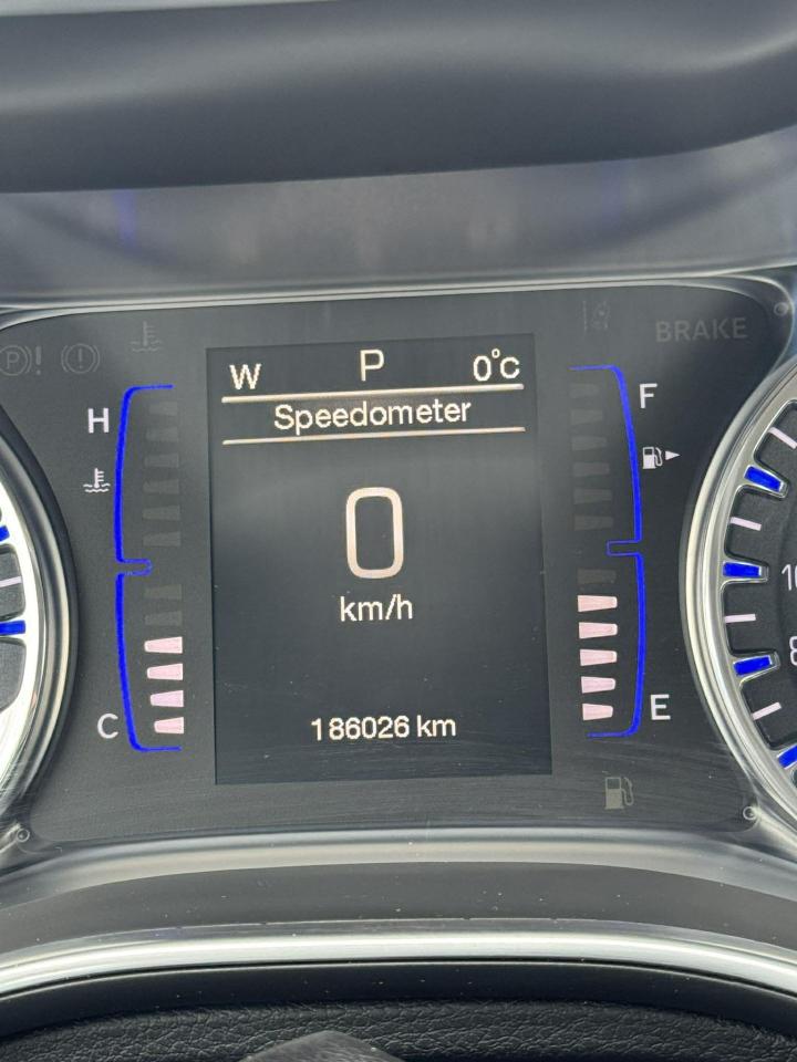 2015 Chrysler 200 4dr Sdn Limited FWD - Photo #21